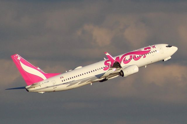 Boeing 737-800 (C-FLSF) - Taking off on December 6, 2019