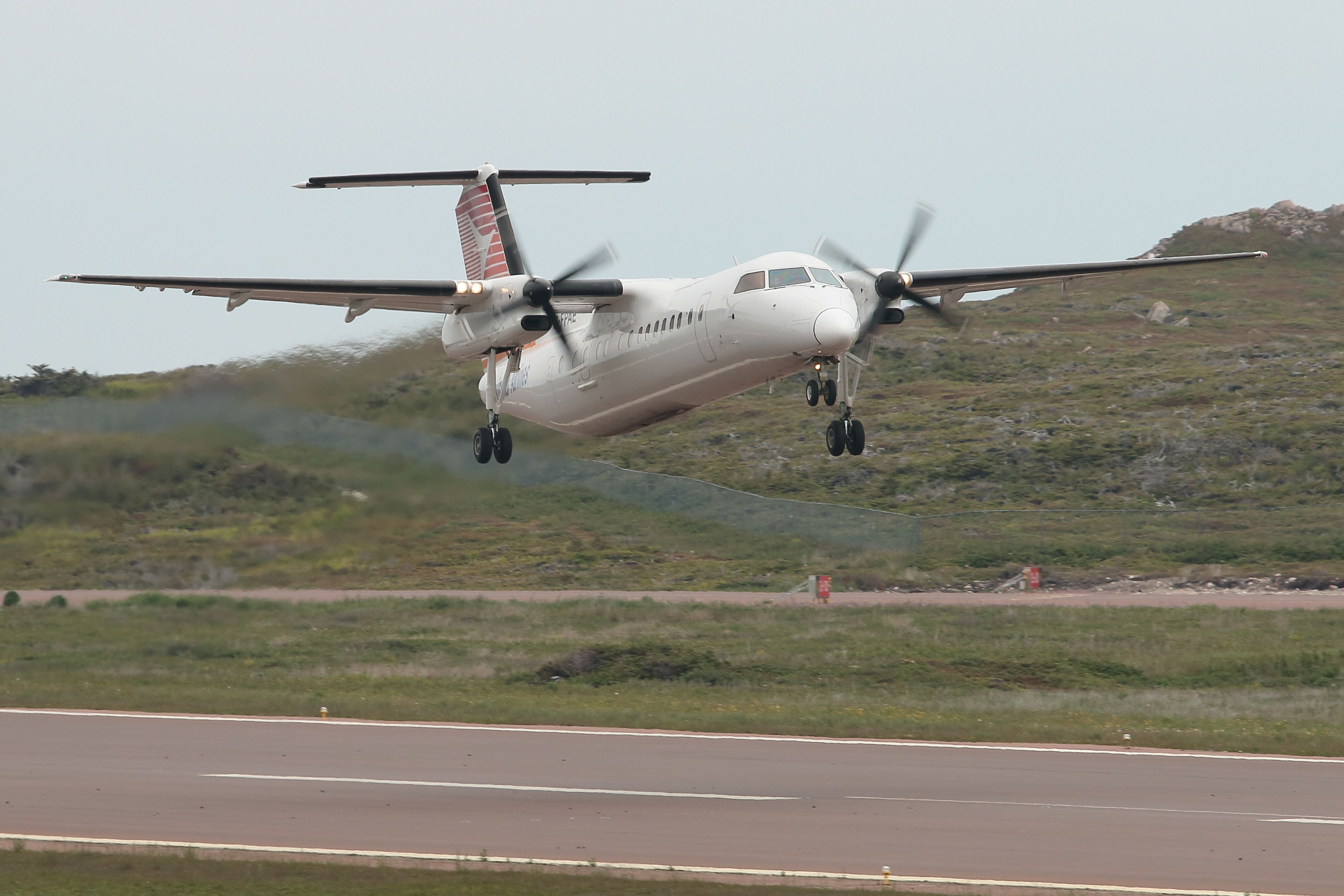 de Havilland Dash 8-300 (C-FPAE)