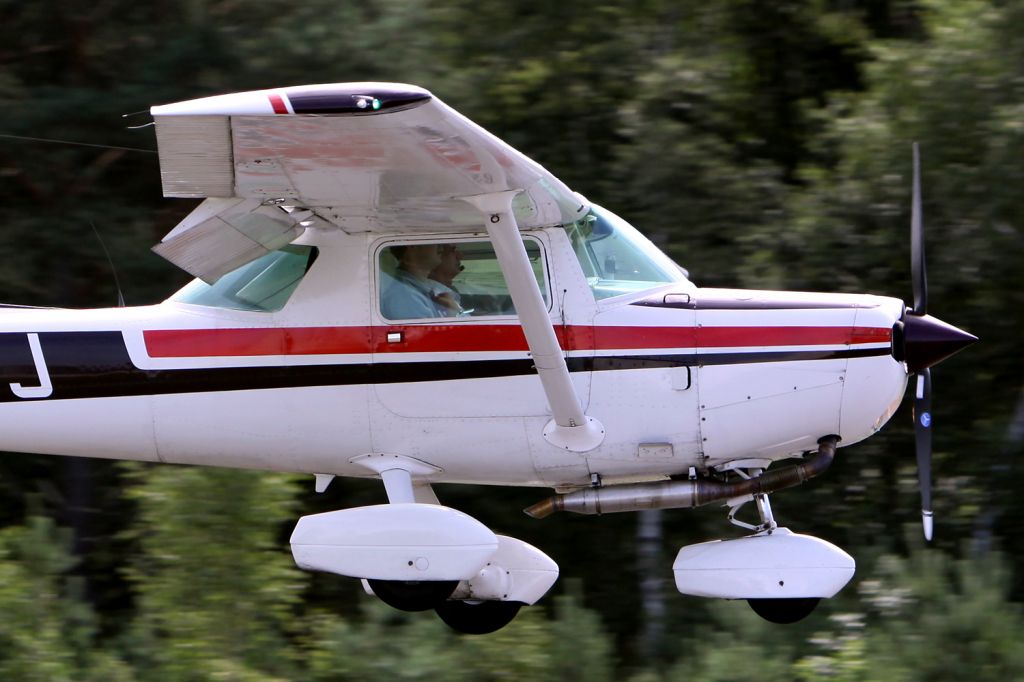 Cessna 152 (OO-LVJ)