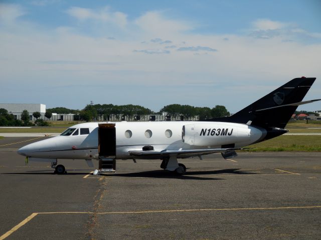 Dassault Falcon 10 (N163MJ)