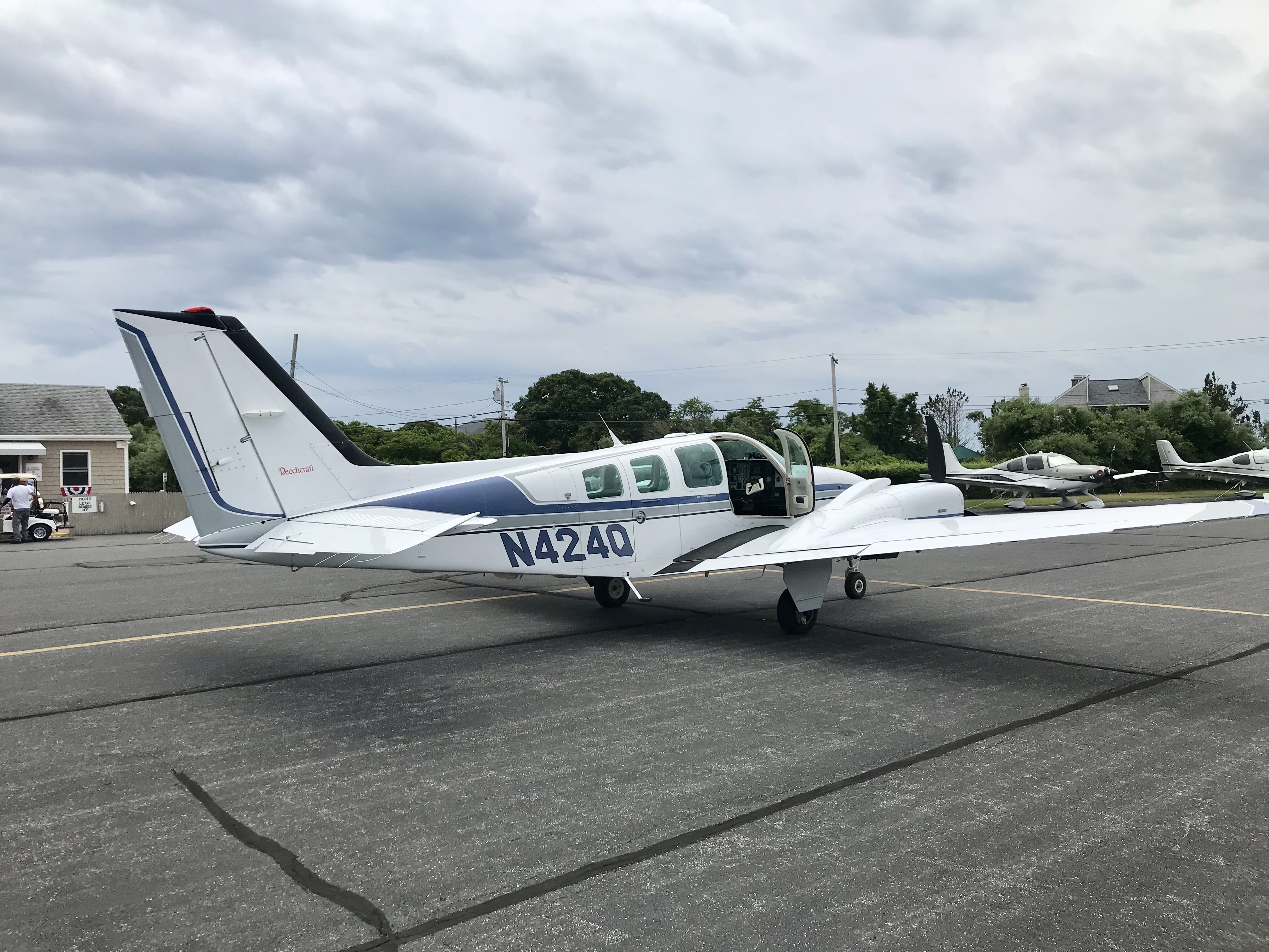 Beechcraft Baron (58) (N424Q)