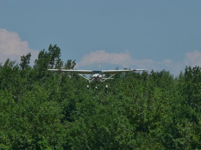 Cessna Skyhawk (N6209E)