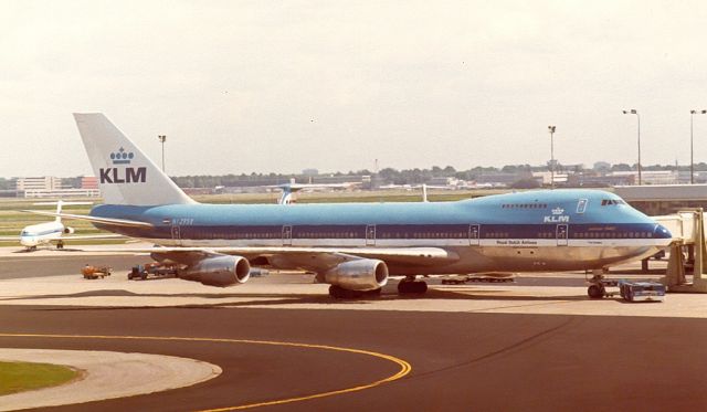 Boeing 747-200 (N1295E) - KLM B747-206B cn22376 jul82; Converted jr85 to KLM B747-206B(M)(SUD) N1295E; Re-registered to PH-BUP 30jan91