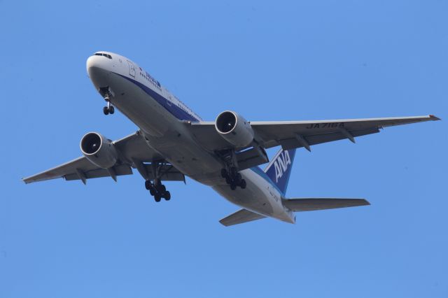 Boeing 777-200 (JA716A)