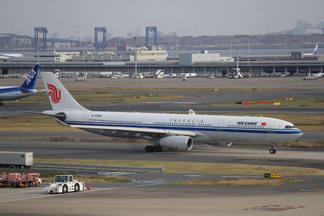 Airbus A330-300 (B-5946) - November 18th 2018:HND-PEK.