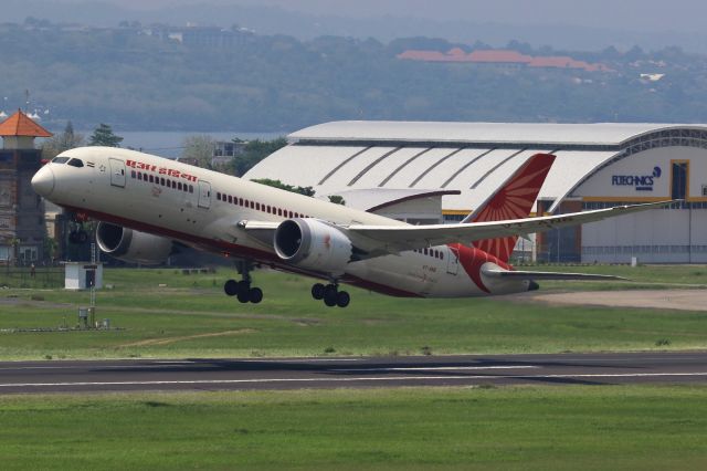 Boeing 787-8 (VT-ANB)