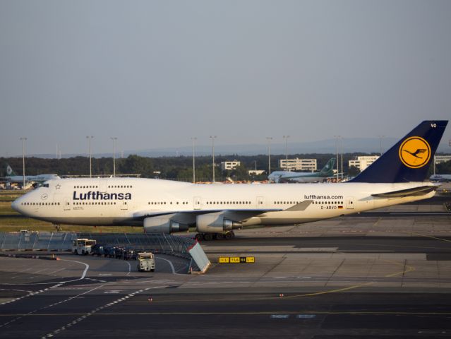 Boeing 747-400 (D-ABVO)