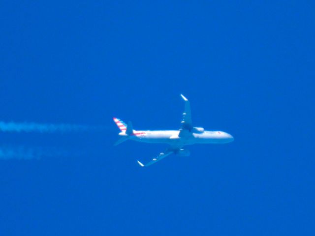 Airbus A321 (N136AN) - AAL2974br /SAN-PHLbr /01/16/2025