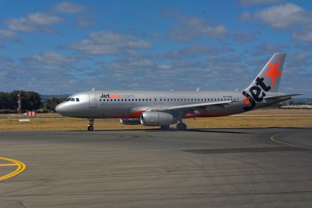 Airbus A320 (VH-VQH) - Taxiing to the end of the runway