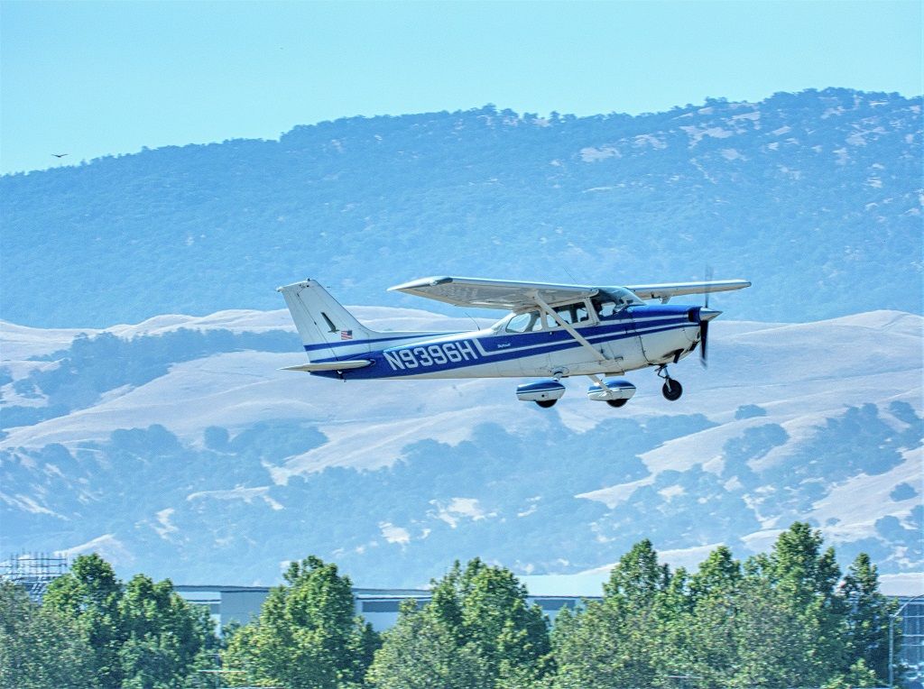 N9396H — - Cessna 172M departing Livermore Muni, Livermore CA, August 2020