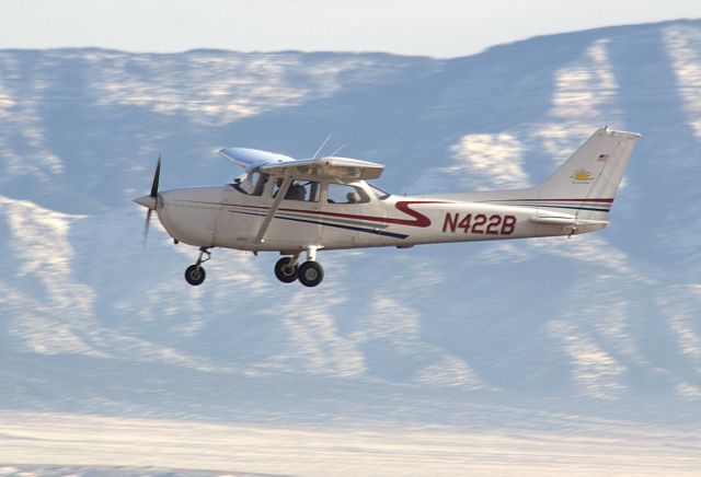 Cessna Skyhawk (N422B)