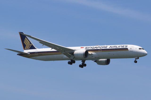BOEING 787-10 Dreamliner (9V-SCJ)
