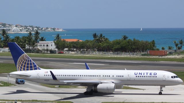 Boeing 757-200 (N19117)