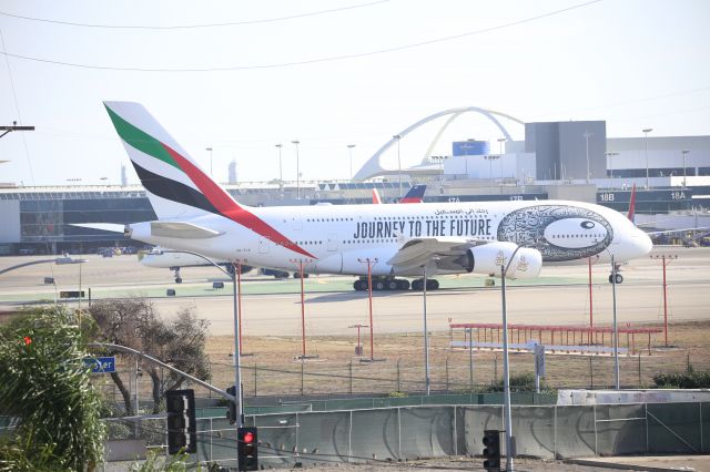 Airbus A380-800 (A6-EVK)