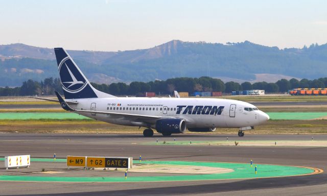 Boeing 737-700 (YR-BGI) - Tarom Boeing 737-78J(WL) YR-BGI in Madrid 