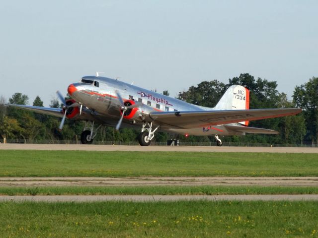 Douglas DC-3 (N17334)