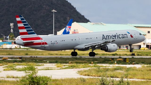 Airbus A321 (N163US)