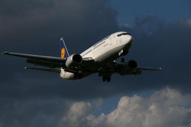 BOEING 737-300 (D-ABEA) - Boeing 737-300 - Graz -  21.05.2013