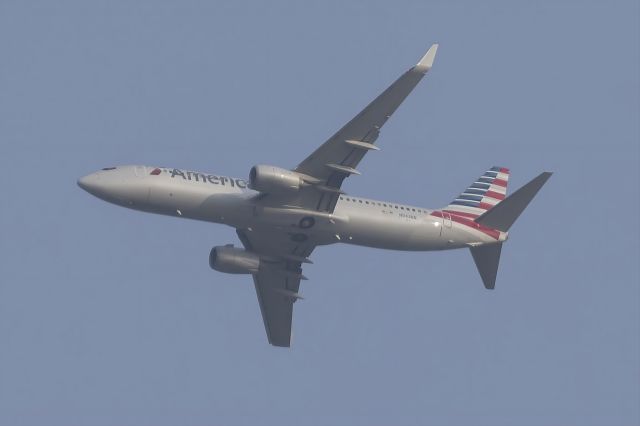 Boeing 737-800 (N943NN)