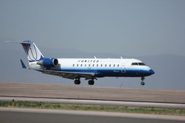 Canadair Regional Jet CRJ-200 (N923SW) - Landing on 34R.