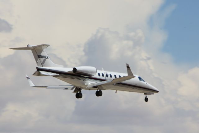 Learjet 45 (N100KK)