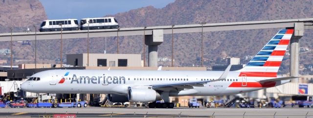 Boeing 757-200 (N207UW) - phoenix sky harbor international airport 28DEC19