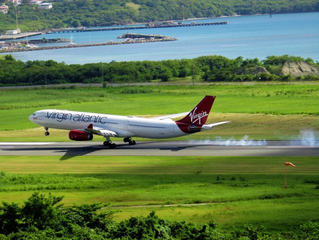 Airbus A330-300 (G-VGEM)