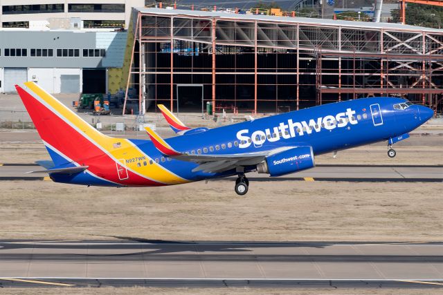 Boeing 737-700 (N927WN)