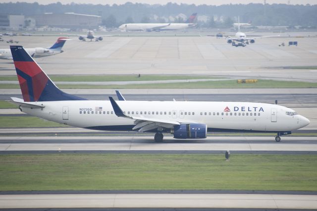 Boeing 737-800 (N3735D)