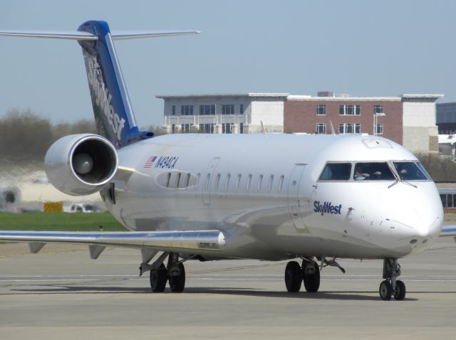 Canadair Regional Jet CRJ-200 (N494CA)