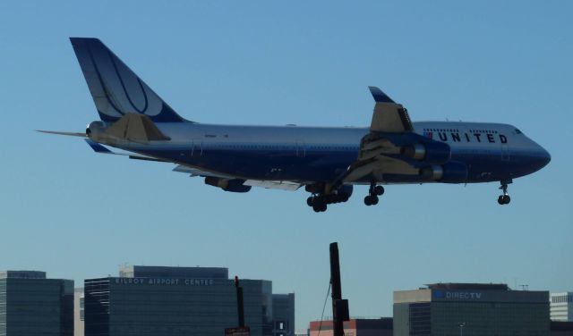 Boeing 747-400 (N116UA)