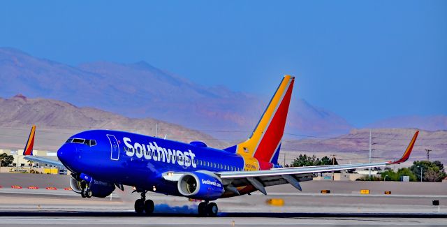 Boeing 737-700 (N570WN) - N570WN Southwest Airlines 2002  Boeing 737-7CT serial 33657 / 1254 - Ex WestJet C-FWAO br /br /Las Vegas - McCarran International (LAS / KLAS)br /USA - Nevada, March 16, 2016br /Photo: Tomás Del Coro