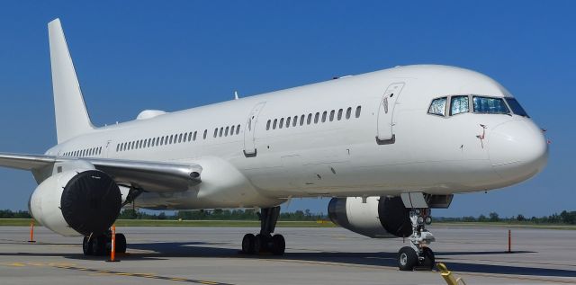 Boeing 757-200 (00-9001) - Unmarked save a discreet US flag below the rear windows (not visible in this image) this Boeing C32B “Gatekeeper” – probably with 150th Special Operations Squadron, and possibly 00-9001 – at YOW.