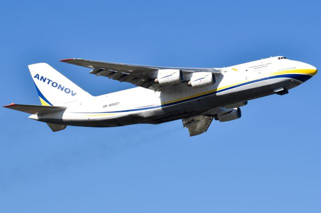 Antonov An-124 Ruslan (UR-82027)