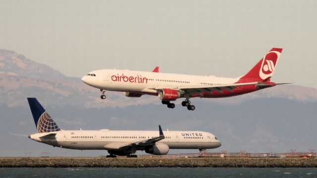 Boeing 757-200 (N75854)