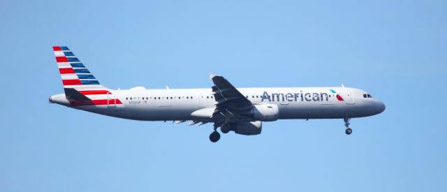 Airbus A321 (N152UW) - CLT  10-1-2023