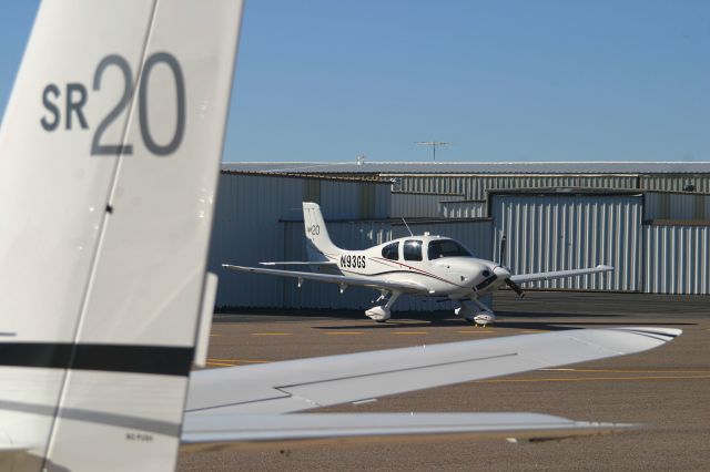 Cirrus SR-20 (N93GS)