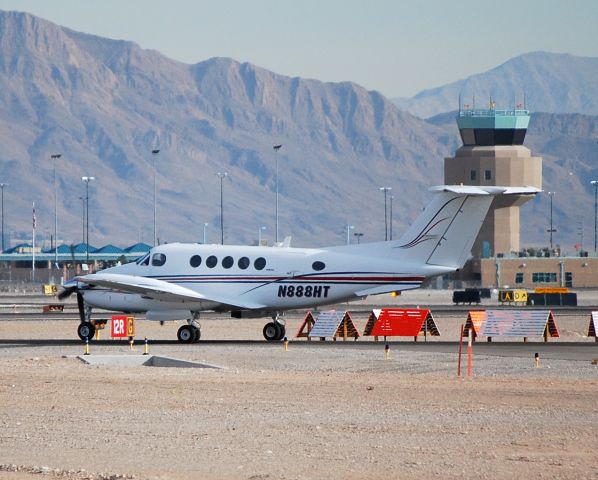 Beechcraft Super King Air 200 (N888HT) - Beechcraft Super King Air 200 N888HT  North Las Vegas Airport (IATA: VGT, ICAO: KVGT, FAA LID: VGT)  Photo: Tomas Del Coro 12-17-2009