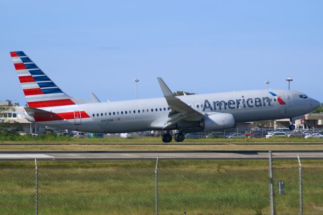 Boeing 737-800 (N908NN)