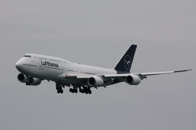 BOEING 747-8 (D-ABYA)