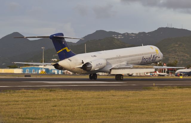 McDonnell Douglas MD-83 (PJ-MDA)