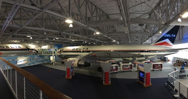 BOEING 767-200 (N102DA) - Panorama of the spirit and the fuselage of the first built L1011!