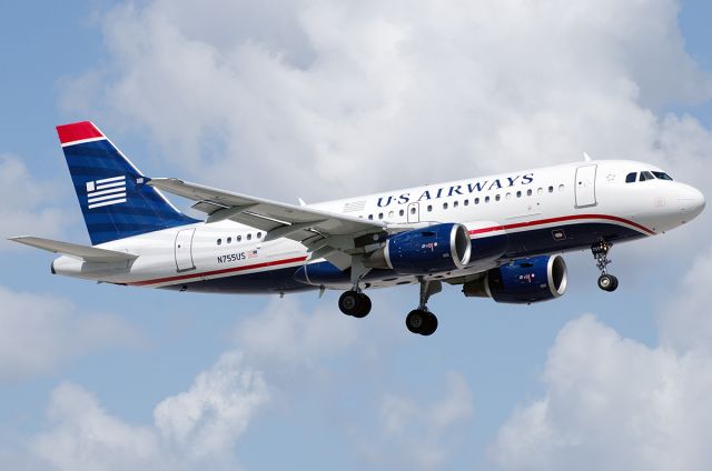 Airbus A319 (N755US)