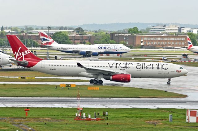 Airbus A340-300 (G-VUFO)