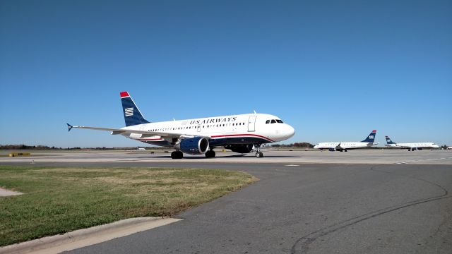 Airbus A319 (N765US)