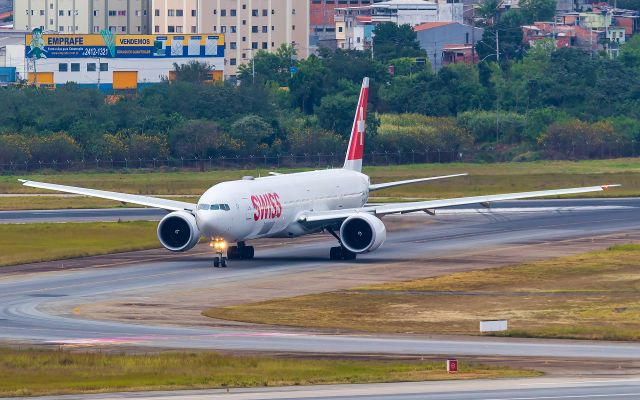 BOEING 777-300ER (HB-JNI)