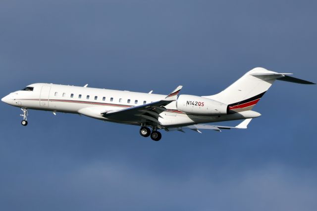 Bombardier Global Express (N142QS)