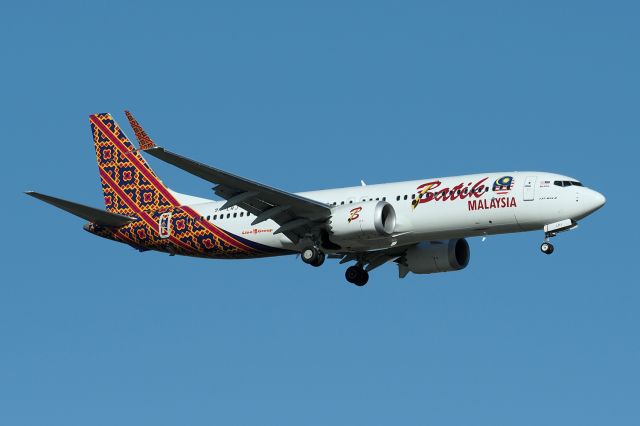 Boeing 737 MAX 8 (9M-LRJ) - Boeing 737-Max8 cn 43018-7794. Batik Air Malaysia 9M-LRJ final rwy 21 YPPH 26 November 2022