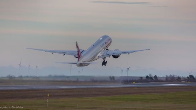 Boeing 737-700 (A7-BAC)