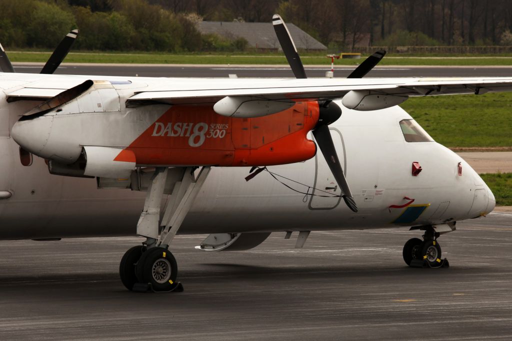 de Havilland Dash 8-300 (C-FBOA)